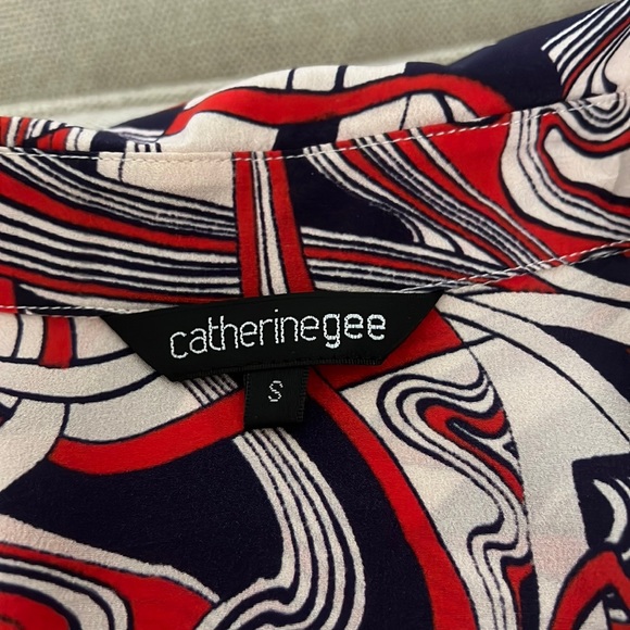 Catherine Gee Sophie Printed Silk Blouse size Small - Picture 3 of 8
